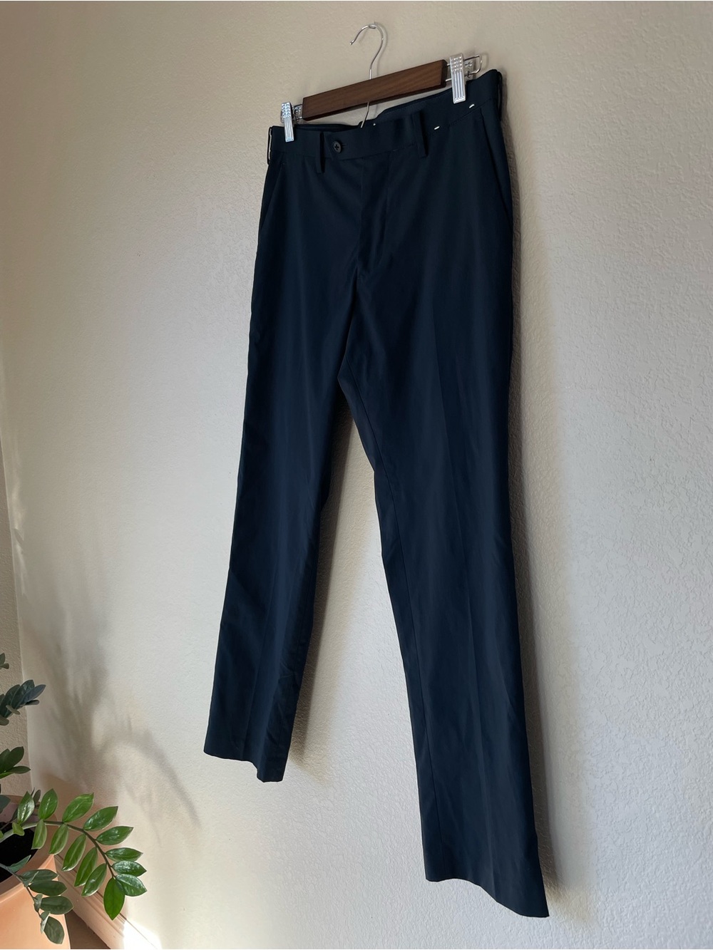 Uniqlo Women’s Navy Performance Trousers Straight Leg Lightweight Pants 10 - Picture 2 of 8